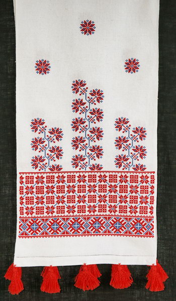 Рушник вишитий РР-2.4х0.36-5 - Рушник, ручна вишивка. Хрестик. Символи: квіти, ромби. Розмір: 2.4х0.36.