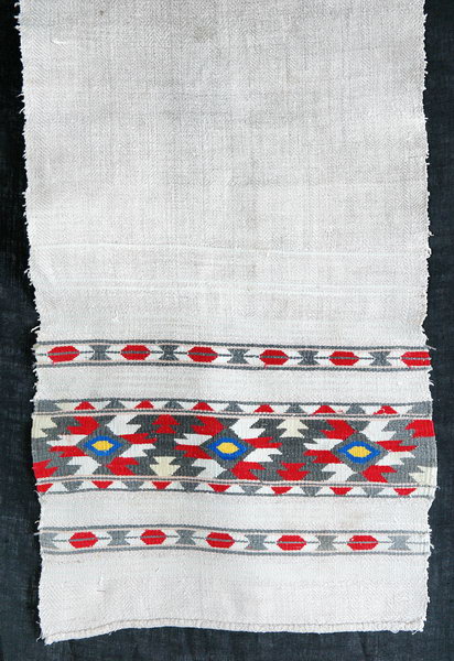 Рушник РР-190х37-61 - Рушник старовинний. Опис: тканий рушник, орнаментальні смуги, старовинний. Розмір: 190х37.